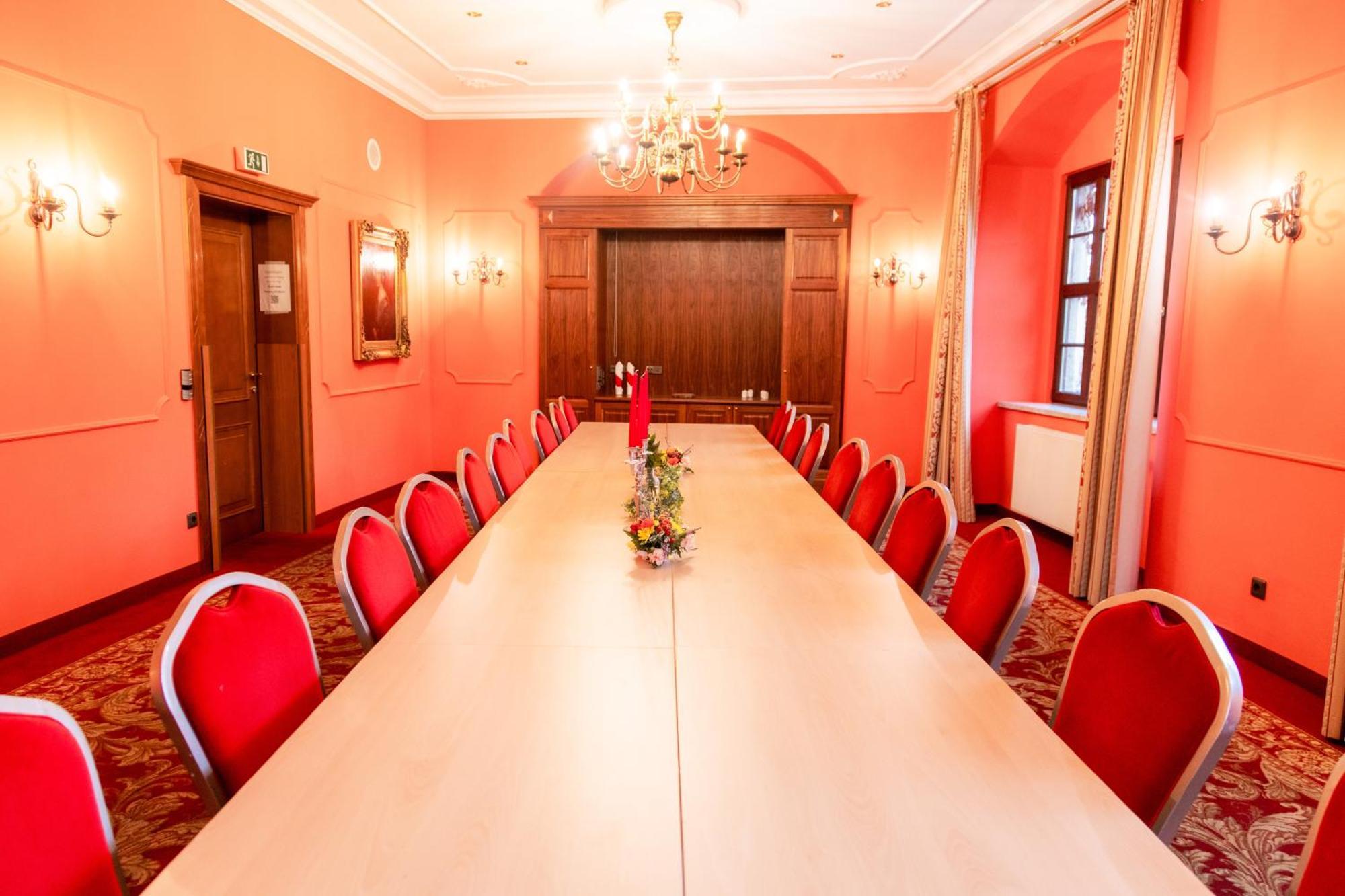 Hotel Schloss Schkopau ภายนอก รูปภาพ