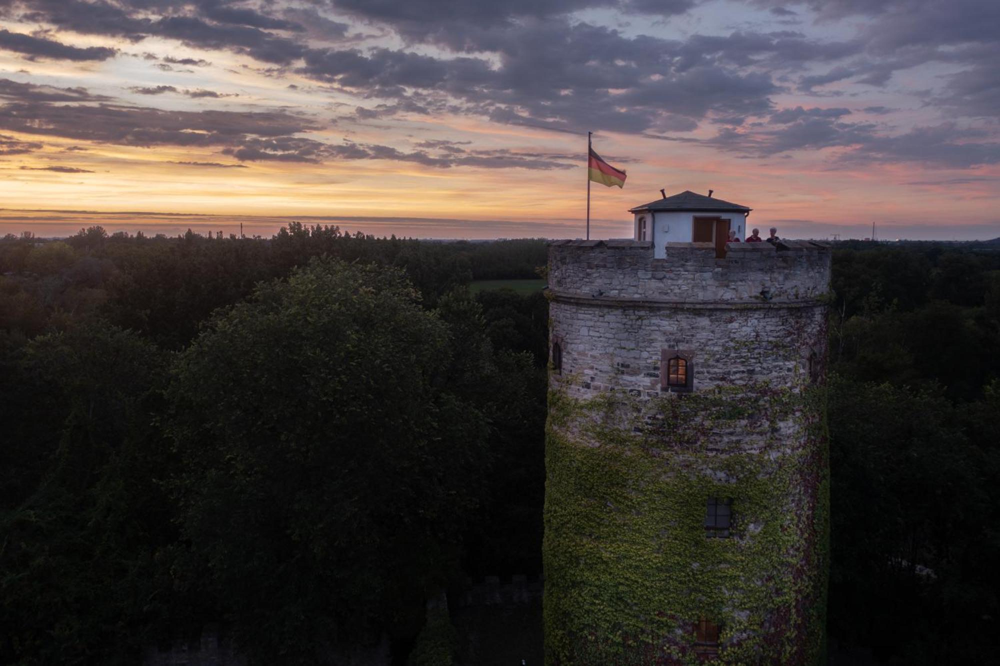 Hotel Schloss Schkopau ภายนอก รูปภาพ