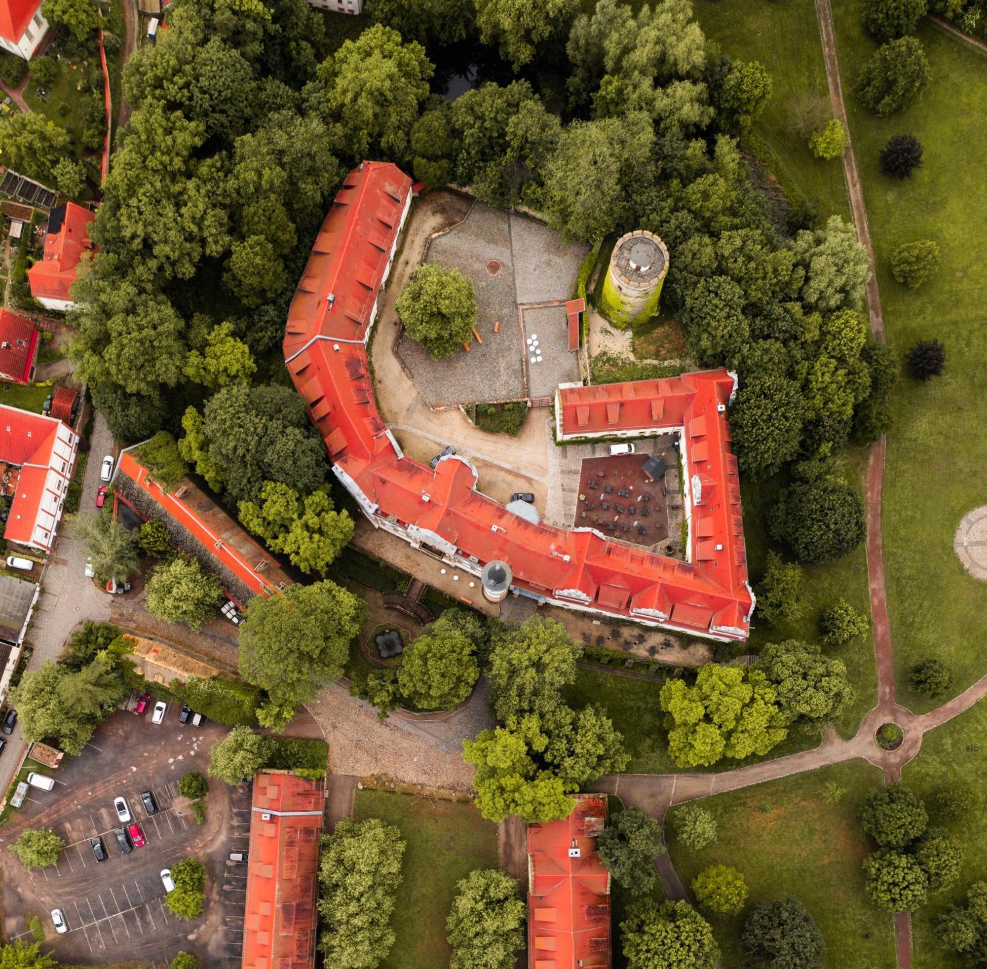 Hotel Schloss Schkopau ภายนอก รูปภาพ