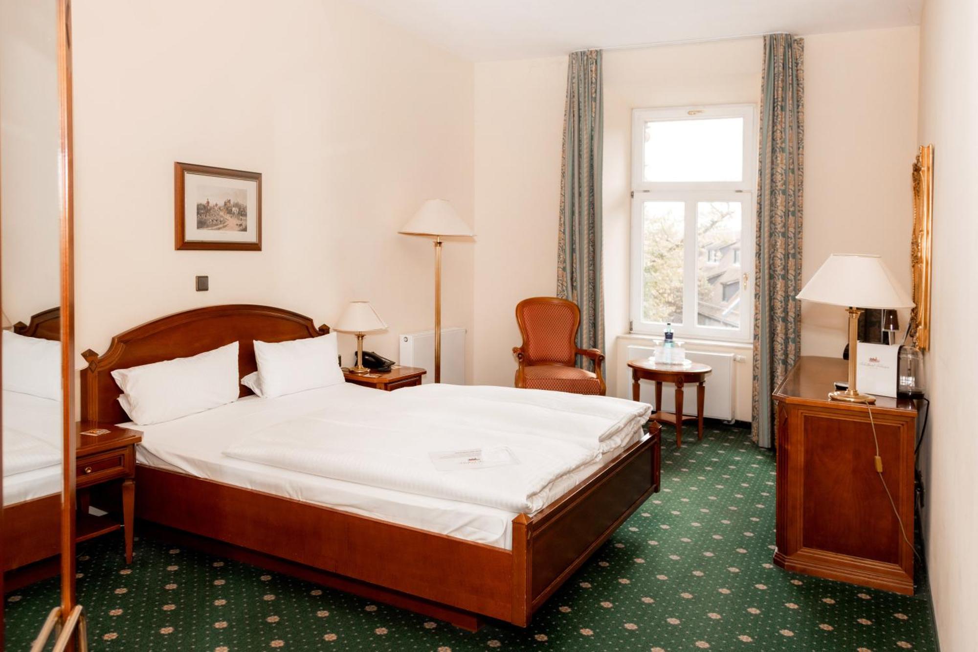 Hotel Schloss Schkopau ภายนอก รูปภาพ