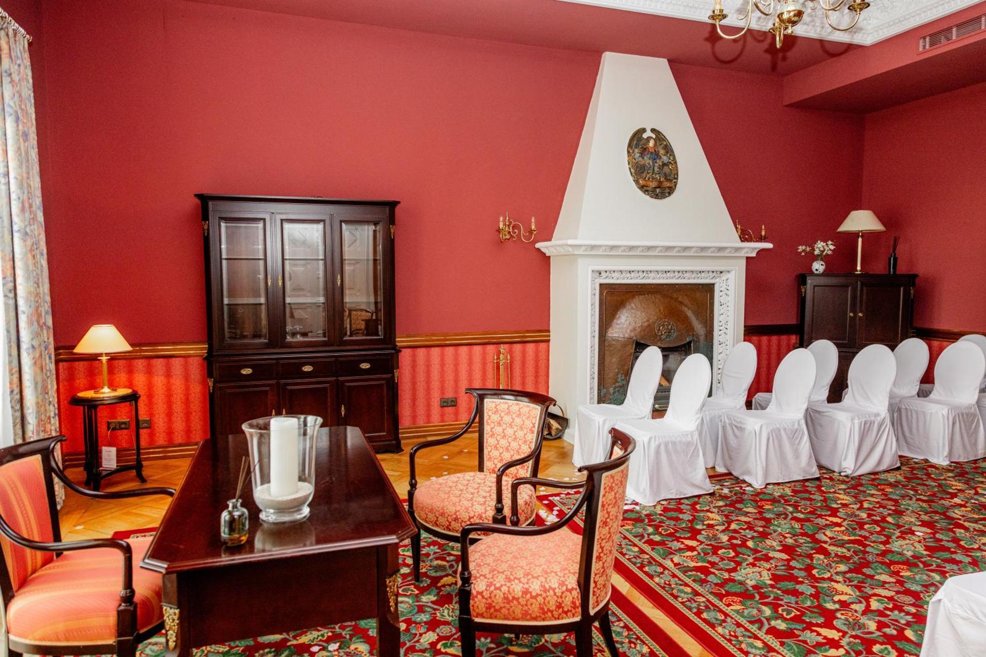 Hotel Schloss Schkopau ภายนอก รูปภาพ