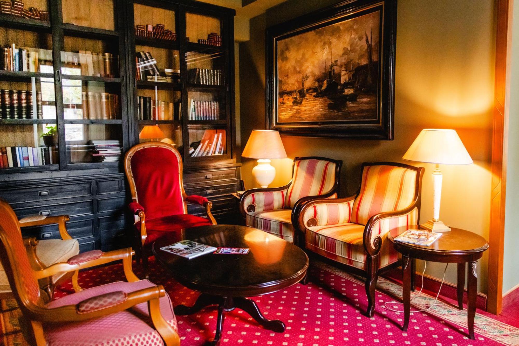 Hotel Schloss Schkopau ภายนอก รูปภาพ